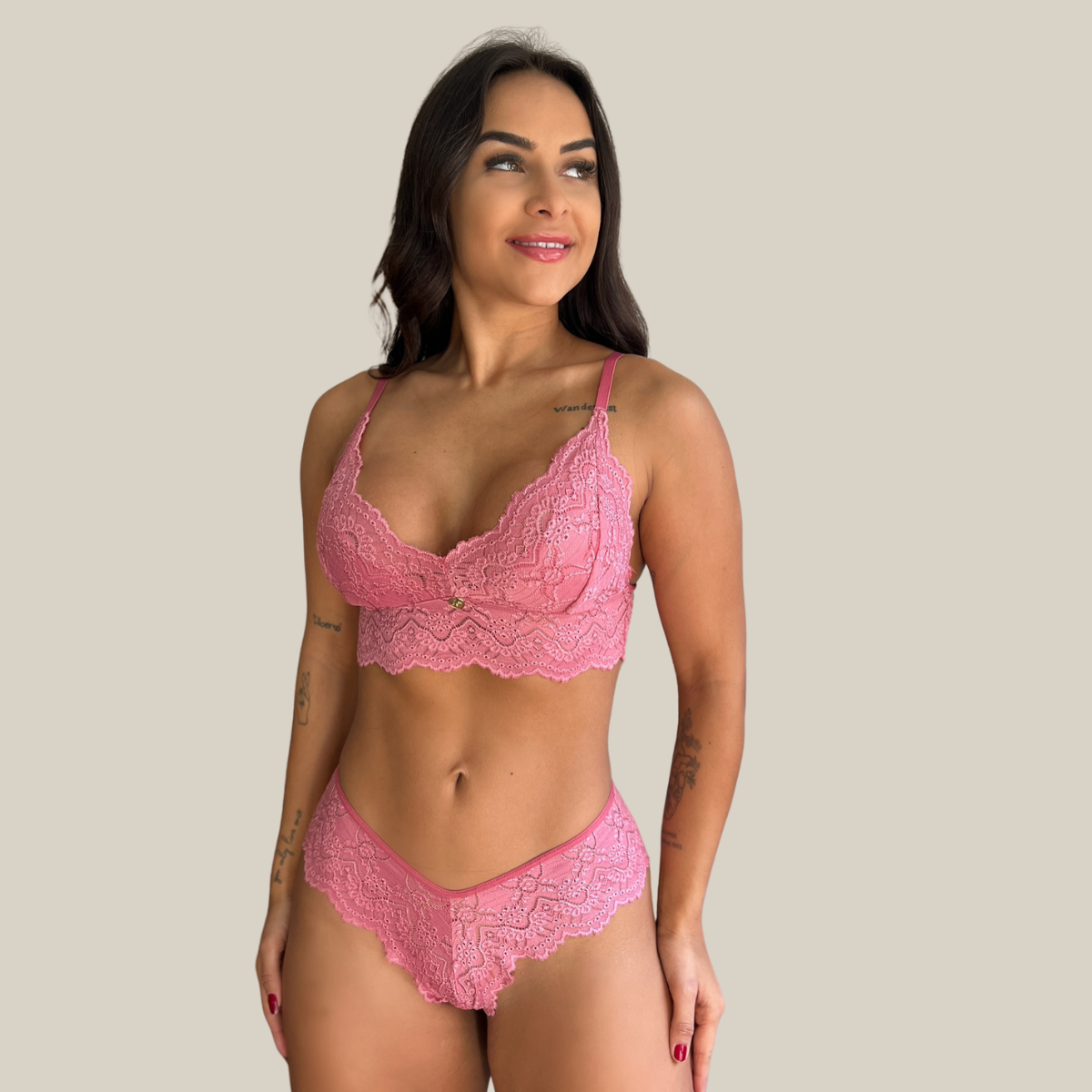 Conjunto de Calcinha Fio Dental e Sutiã Sem Bojo Feminino Sexy Rendado Sem Bojo em Renda Premium - Eliana Luz